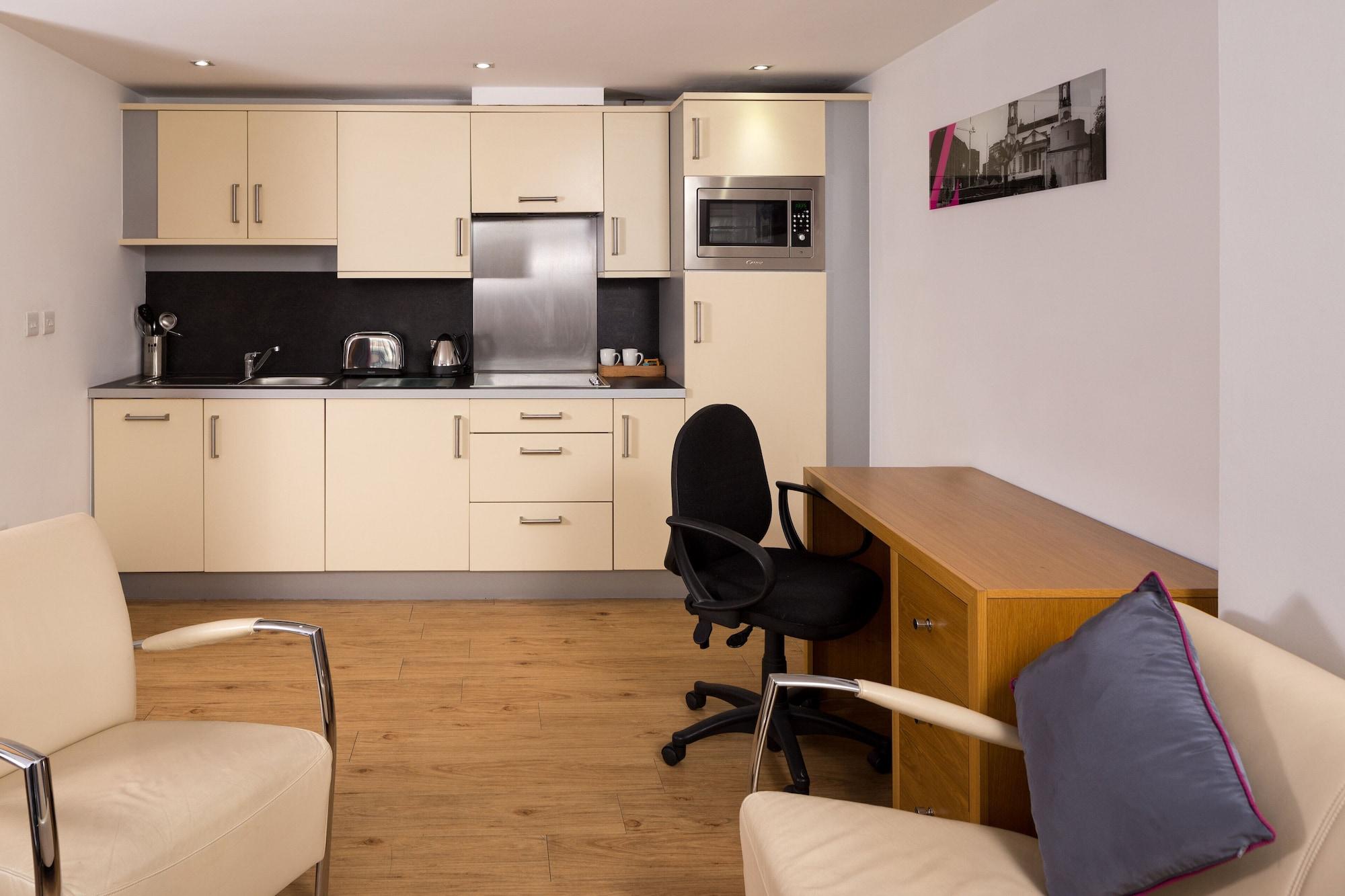 Roomzzz Leeds City West מראה חיצוני תמונה