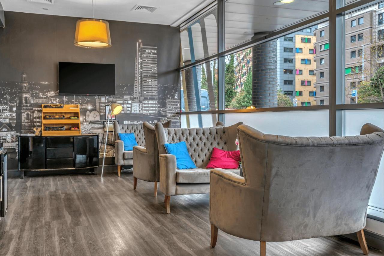 Roomzzz Leeds City West מראה חיצוני תמונה