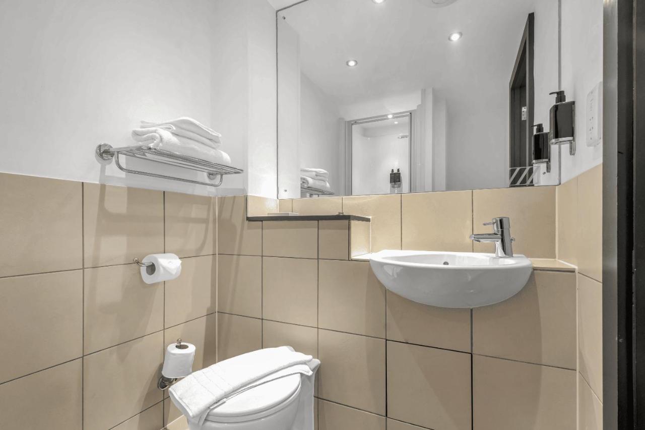 Roomzzz Leeds City West מראה חיצוני תמונה