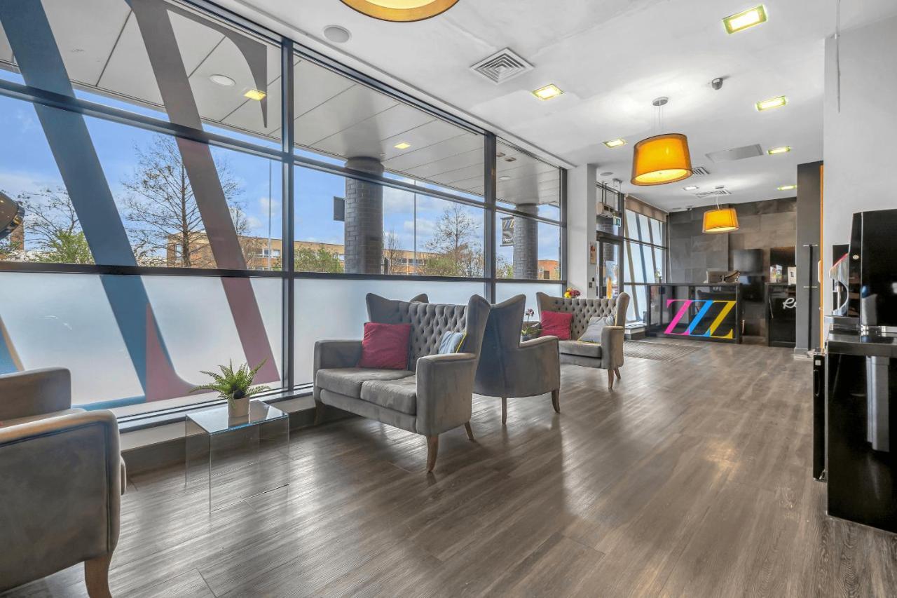 Roomzzz Leeds City West מראה חיצוני תמונה