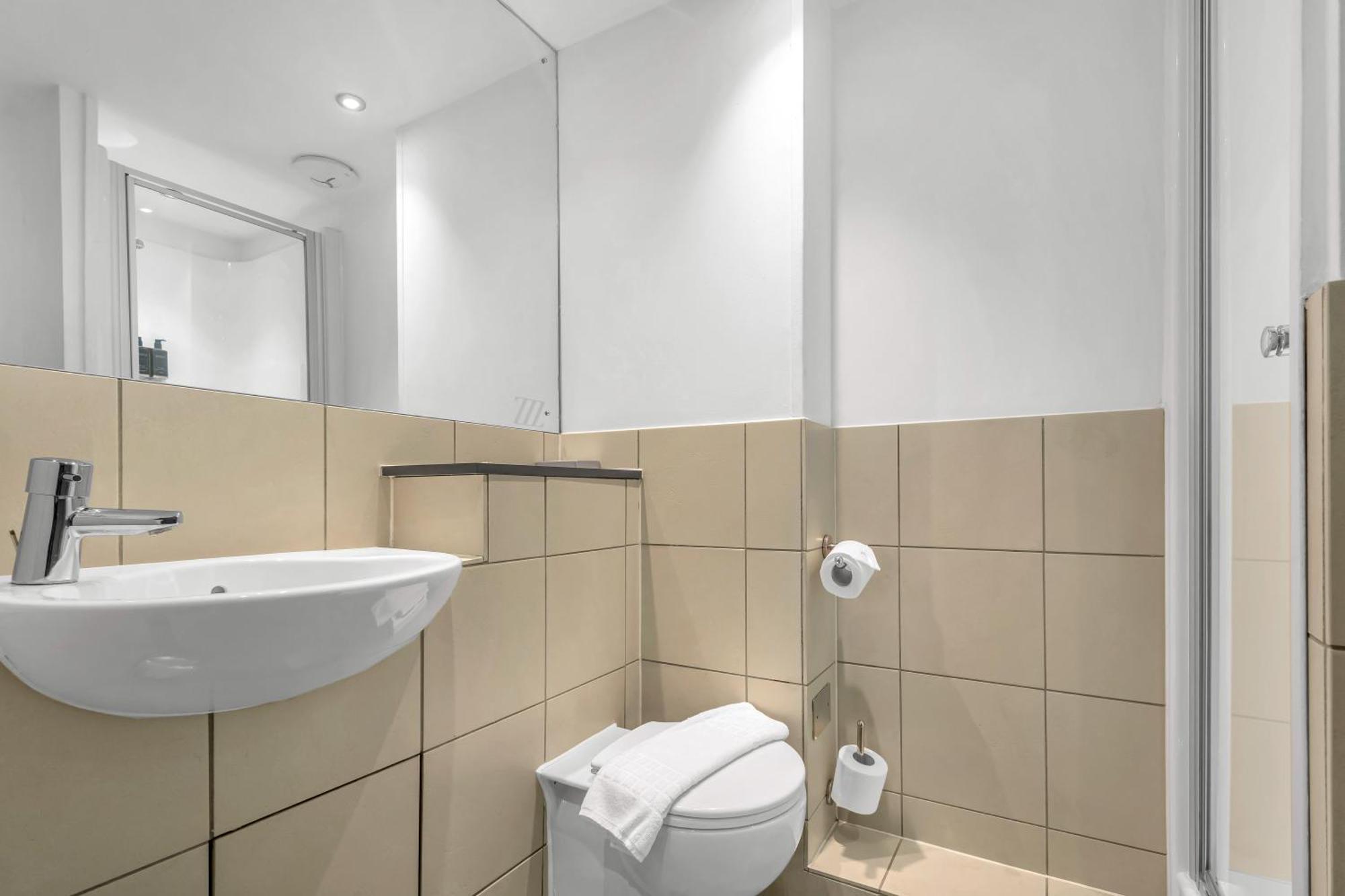 Roomzzz Leeds City West מראה חיצוני תמונה