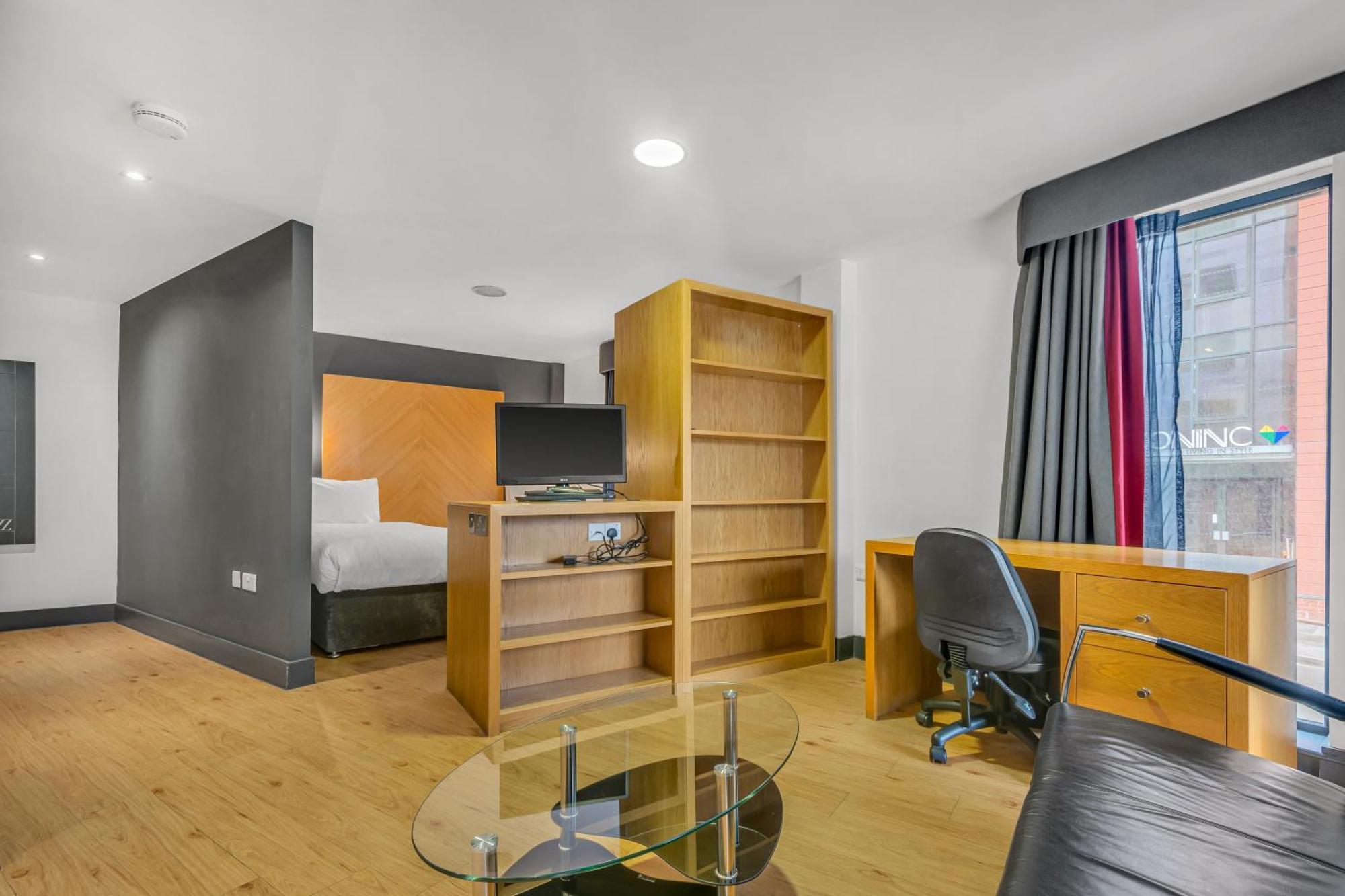 Roomzzz Leeds City West מראה חיצוני תמונה