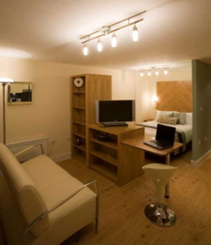 Roomzzz Leeds City West חדר תמונה