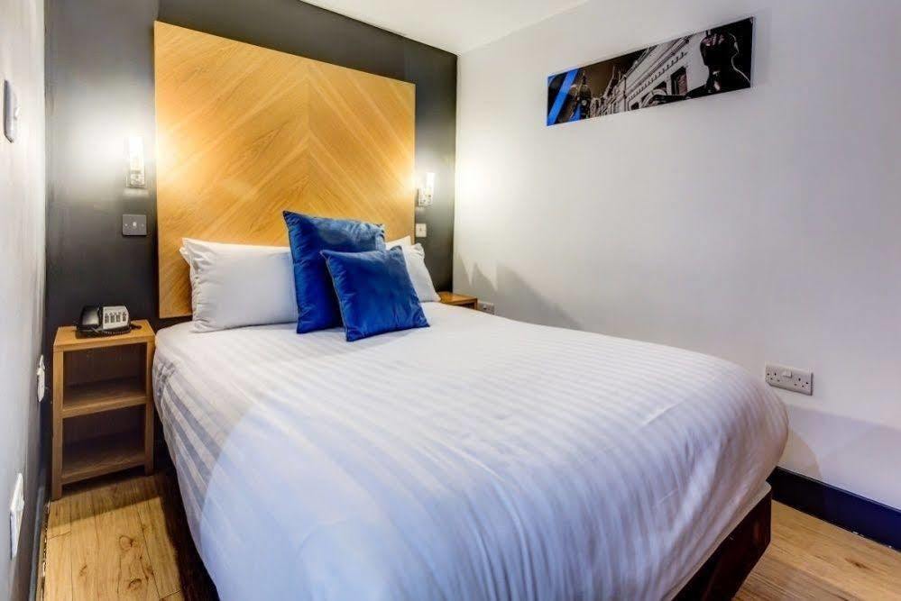 Roomzzz Leeds City West מראה חיצוני תמונה
