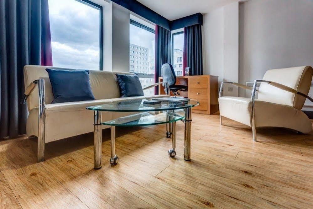 Roomzzz Leeds City West מראה חיצוני תמונה