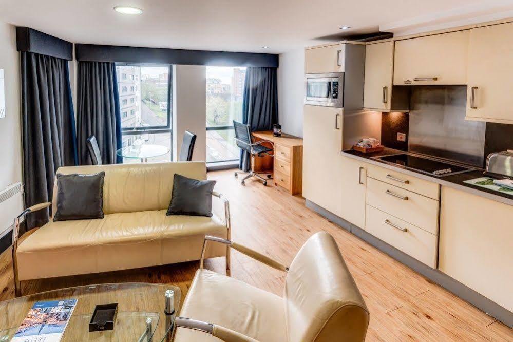 Roomzzz Leeds City West מראה חיצוני תמונה