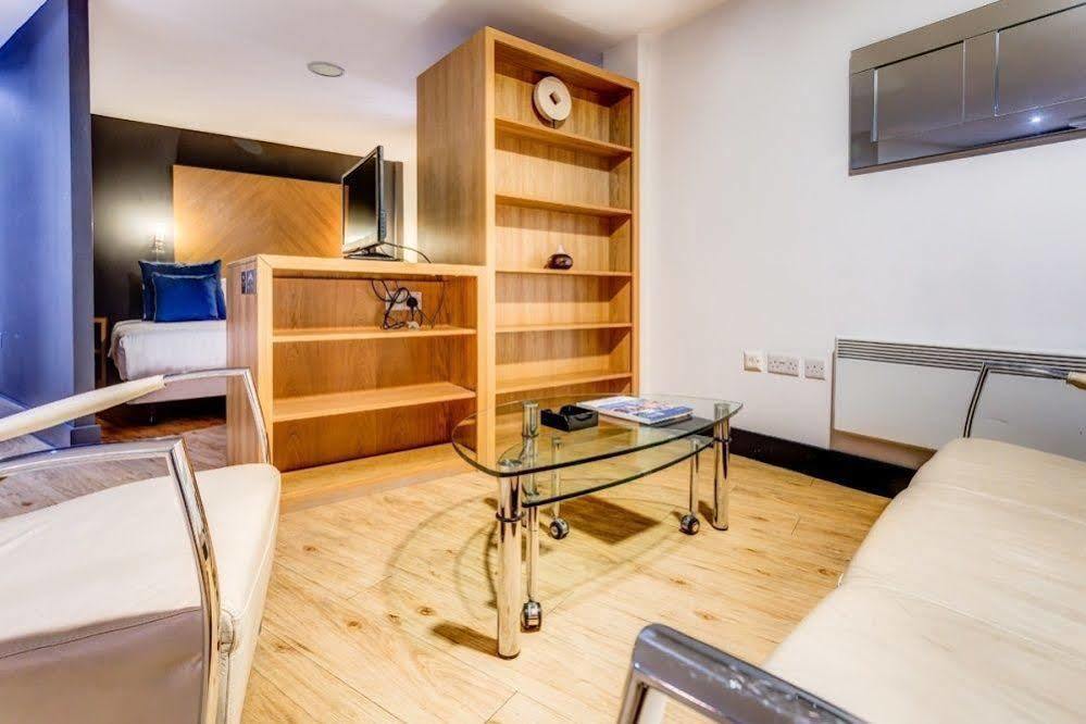 Roomzzz Leeds City West מראה חיצוני תמונה