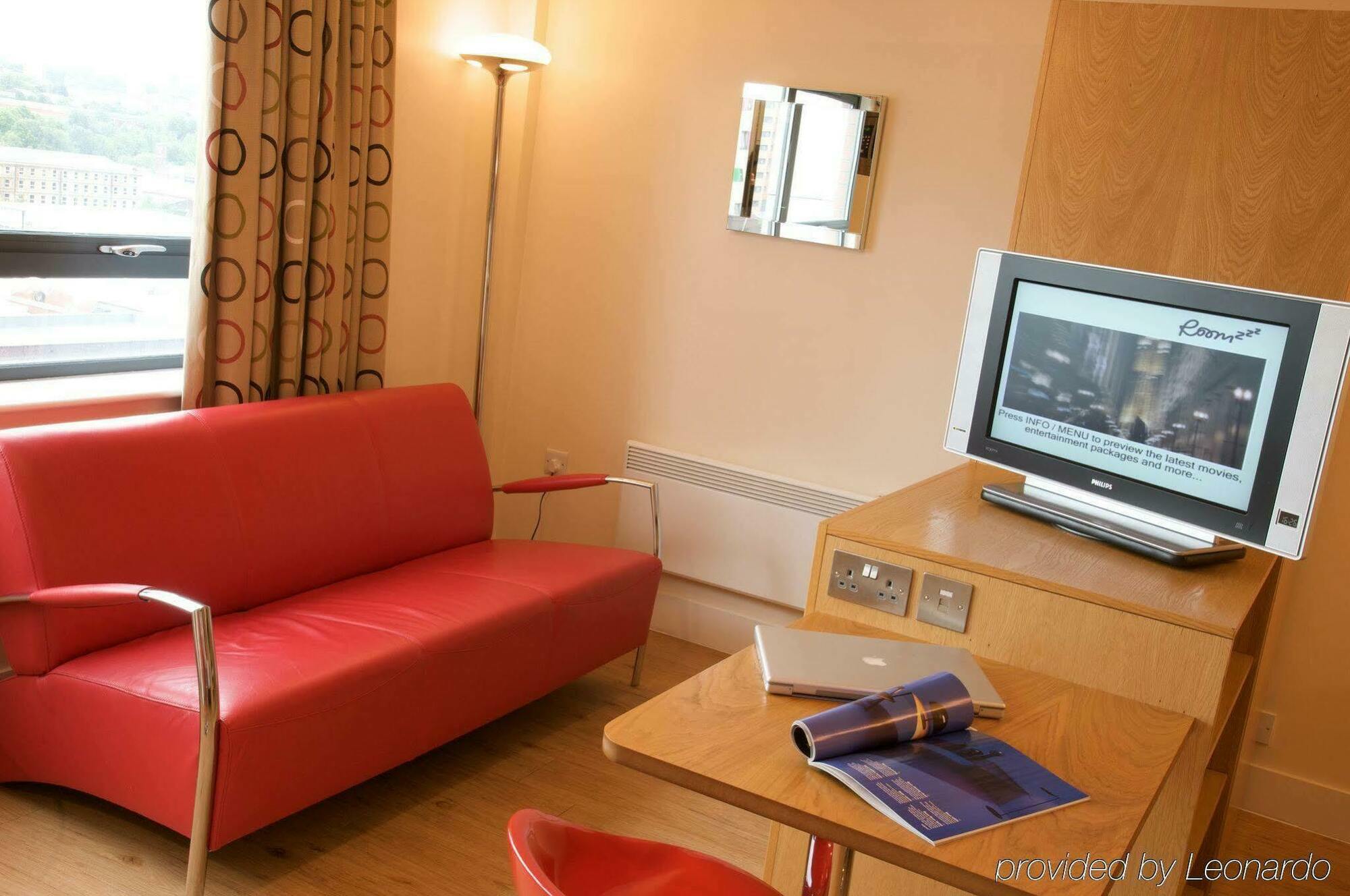 Roomzzz Leeds City West חדר תמונה